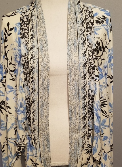 Long Kimono - blue & off white design - Picture 4 of 5